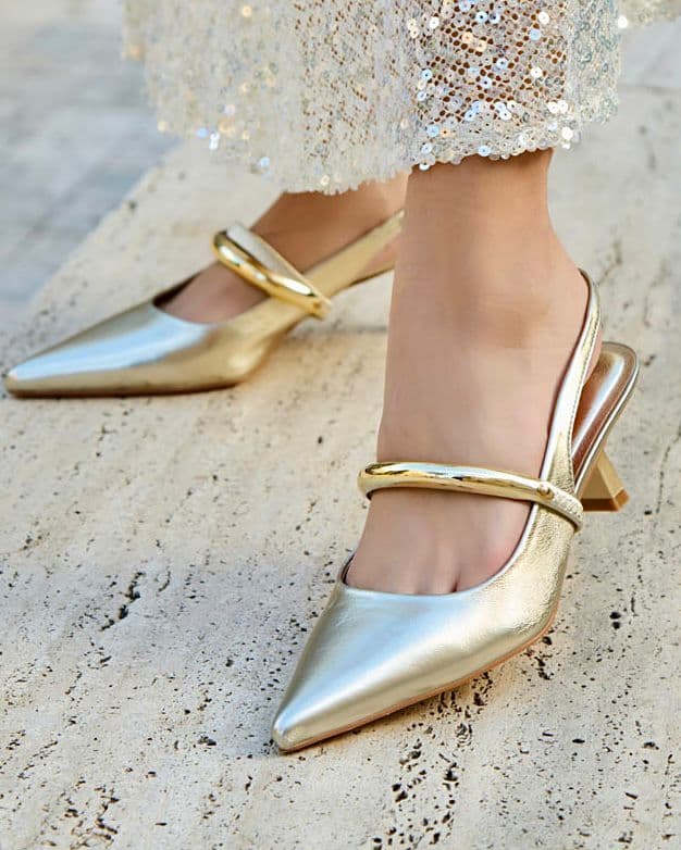Stiletto dorado